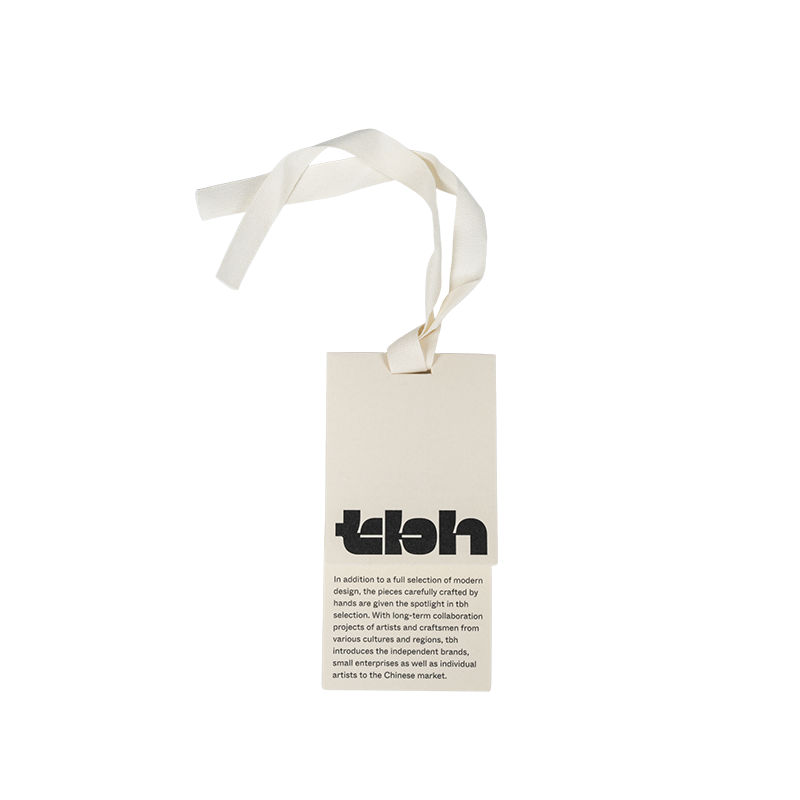 Étiquettes volantes en carton blanc double couche pour l'emballage de vêtements