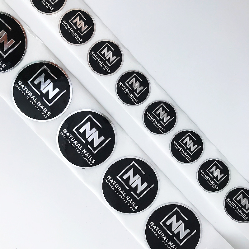 Autocollants adhésifs pour emballages cosmétiques